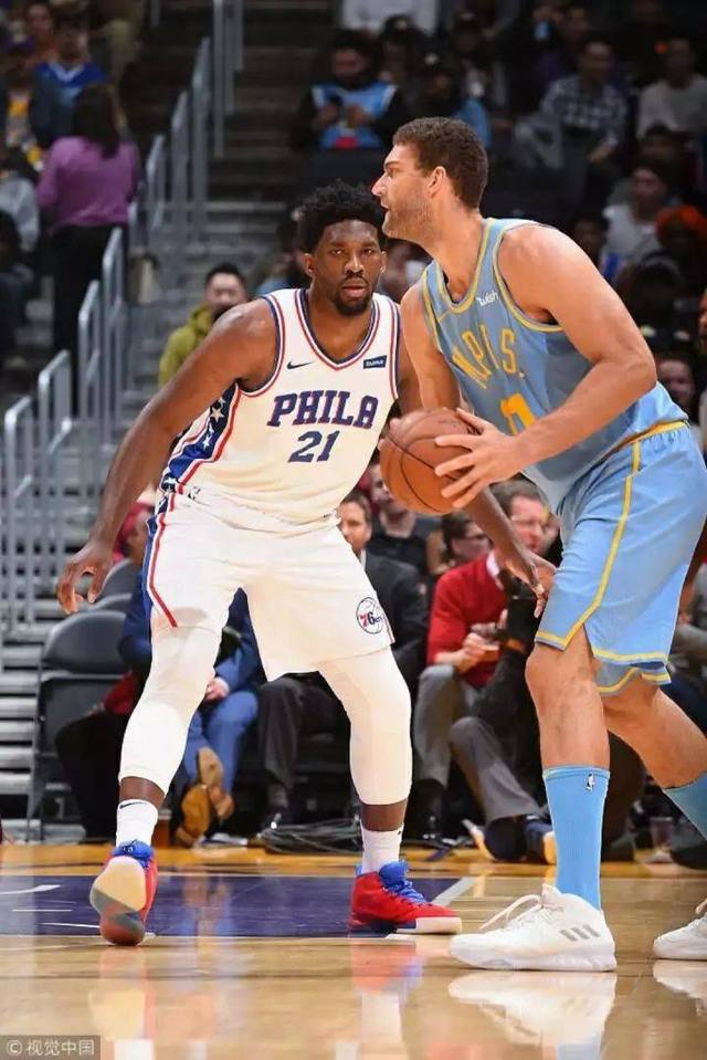 占据主动地 占据主动地