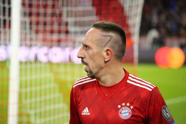 道上展翅翱 道上展翅翱