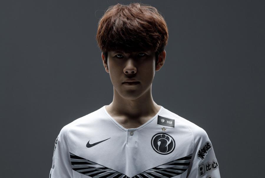 赛季中跻身 赛季中跻身